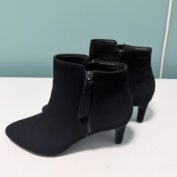 Clarks Shoes - Women's Black Bootie